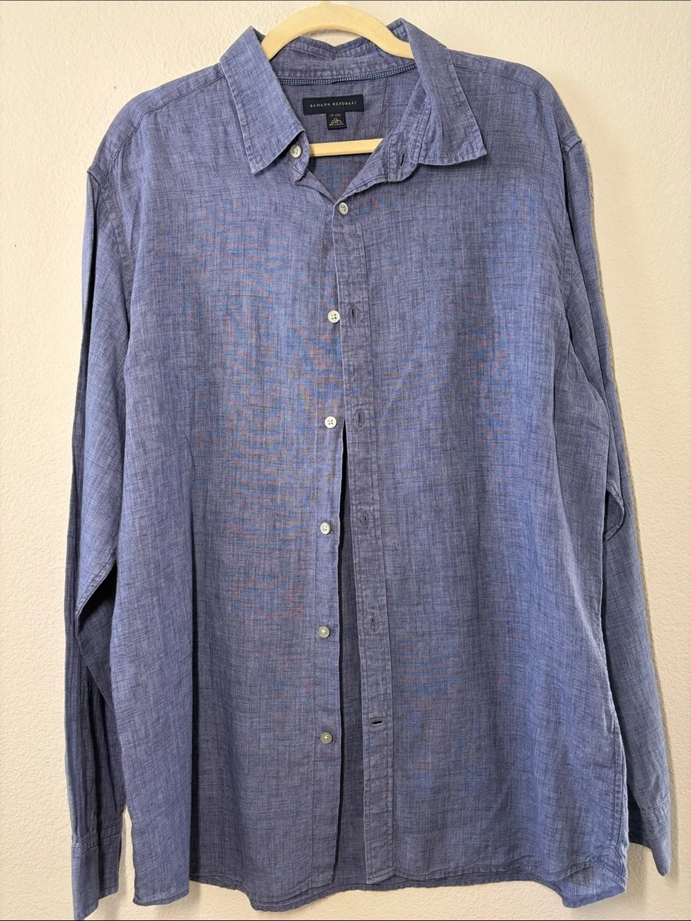 Banana Republic Heathered Blue Men's Button-Down Shirt